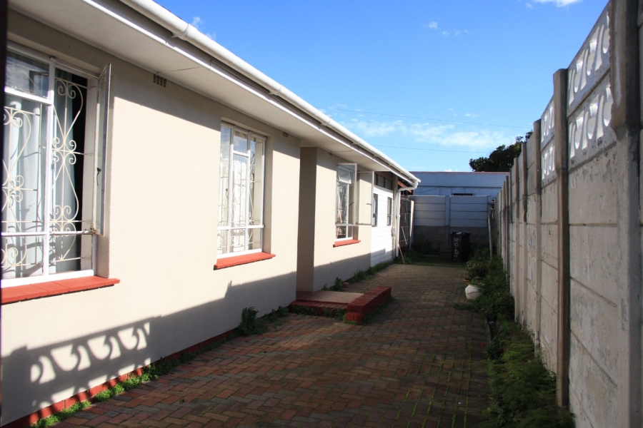 3 Bedroom Property for Sale in Erica Township Western Cape